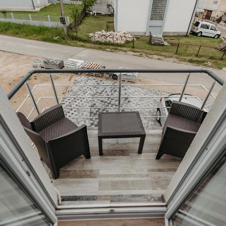 Nevesinje Apartmani Rosa מראה חיצוני תמונה