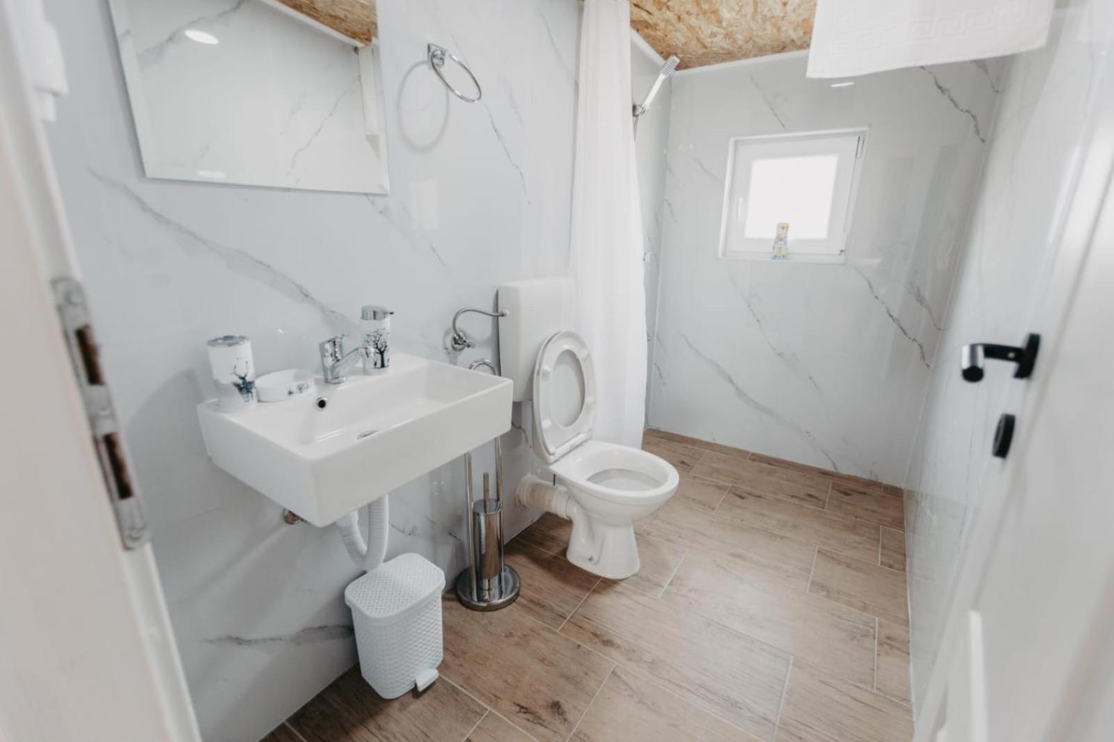 Nevesinje Apartmani Rosa מראה חיצוני תמונה